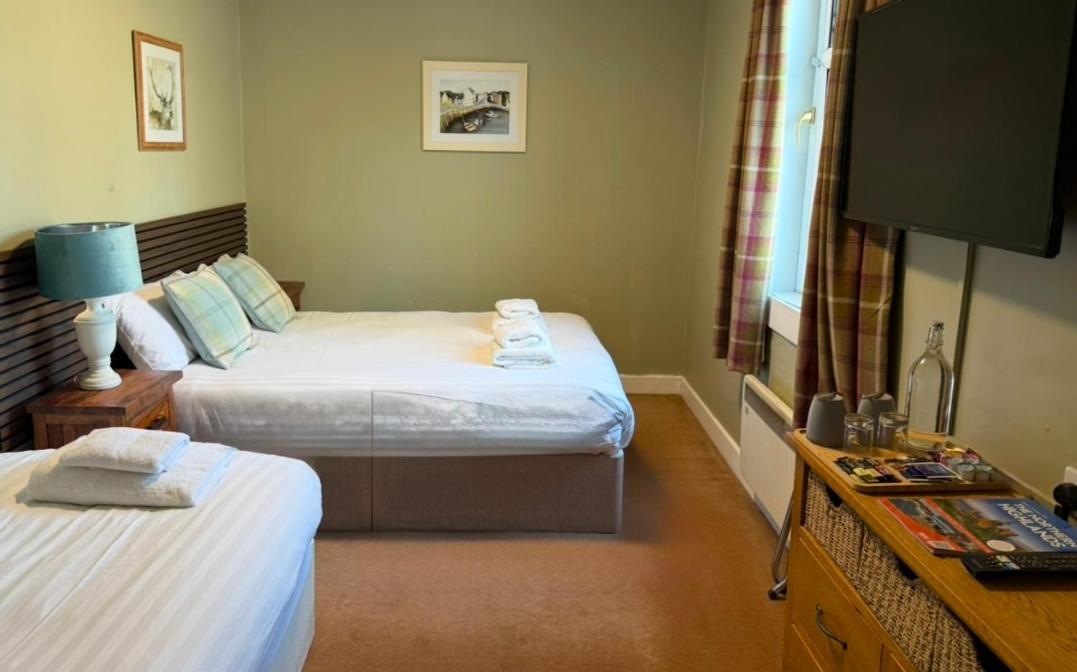 Argyll Hotel Ullapool Esterno foto
