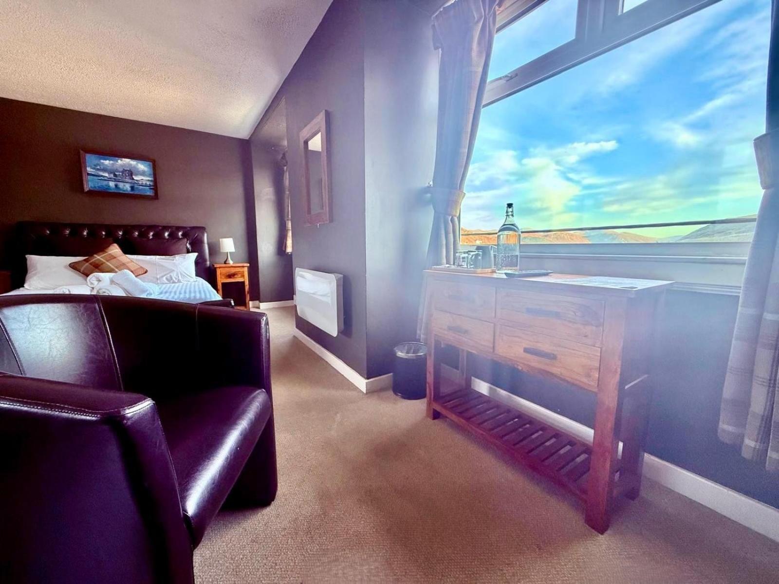 Argyll Hotel Ullapool Esterno foto